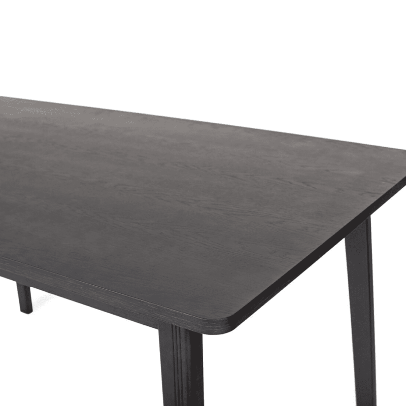 Skagen dining table